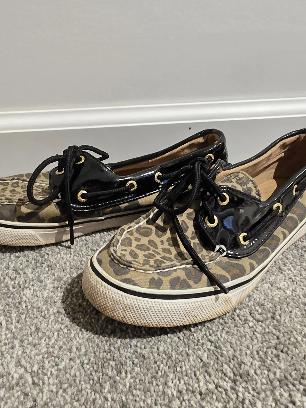 Sperry Girls Leopard Print Moccasin Boat Shoes in Black, Brown, and Tan Size 6.5
